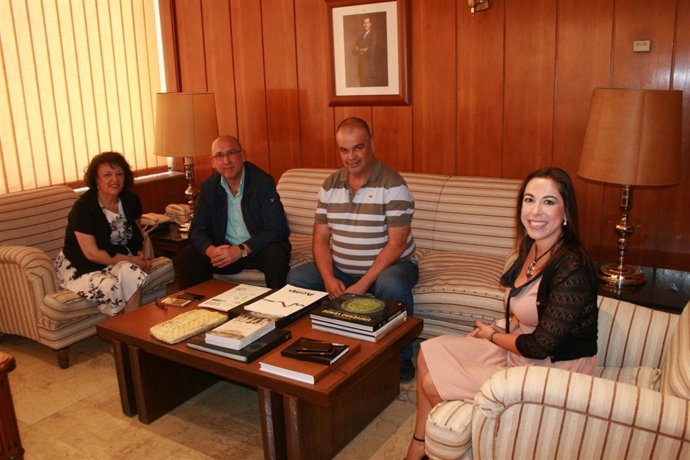 Valenzuela (izda.), durante el encuentro con USO y Acaip