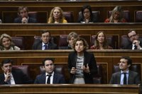 El PP dice que al PSOE "se le cae la E de España" y Batet le recomienda "recuperar el sentido de Estado"