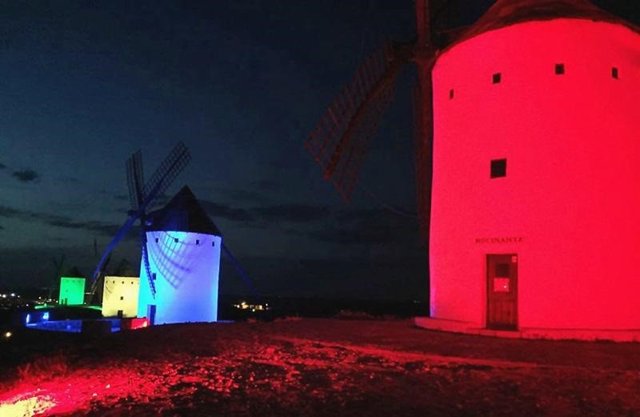 Molinos de Alcázar de San Juan iluminados
