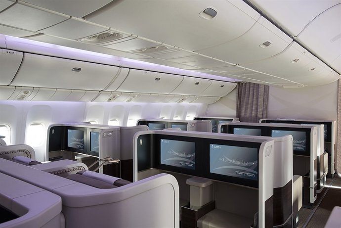 Interior de un avión de Saudia Airlines