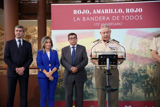 Inauguración exposición 'Rojo, amarillo y rojo'