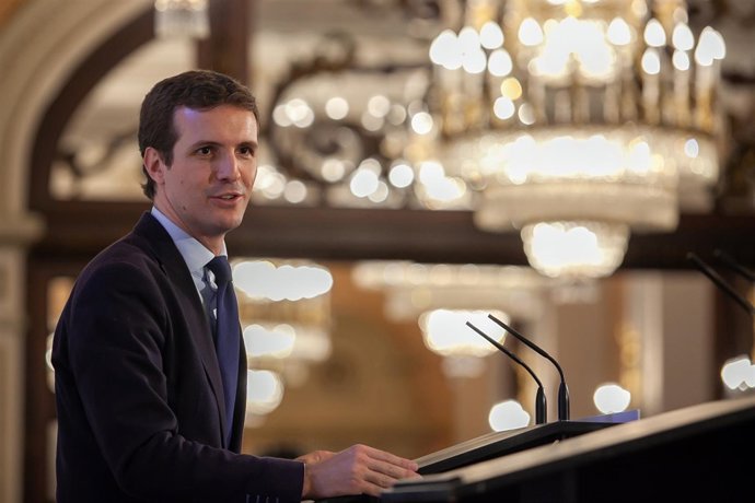 En Sevilla, el presidente del PP, Pablo Casado, pronuncia la conferencia Los nue