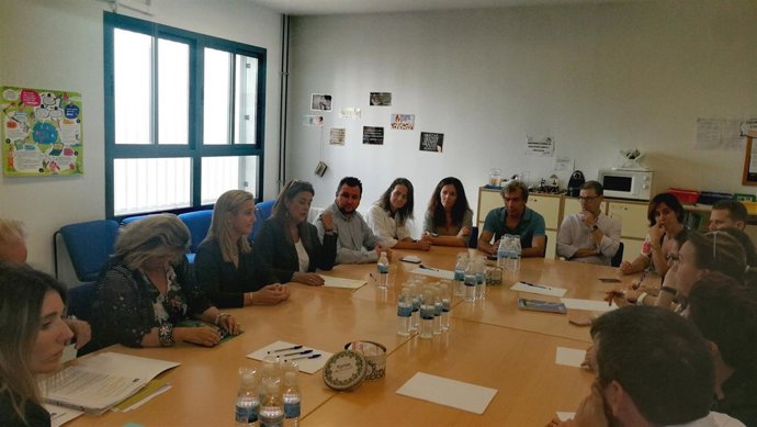 La consejera de Educación andaluza se reúne con un IES de Alcalá de Guadaíra