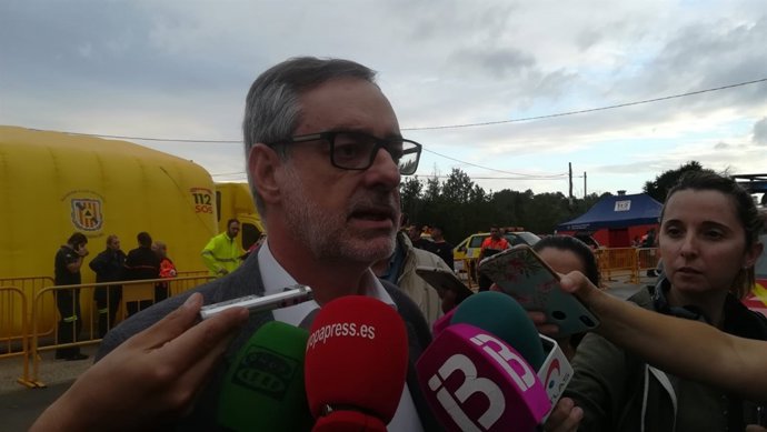 José Manuel Villegas atiende a los medios en Sant Llorenç