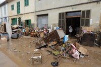 Rafa Nadal ayuda en las labores de limpieza tras las inundaciones en Mallorca