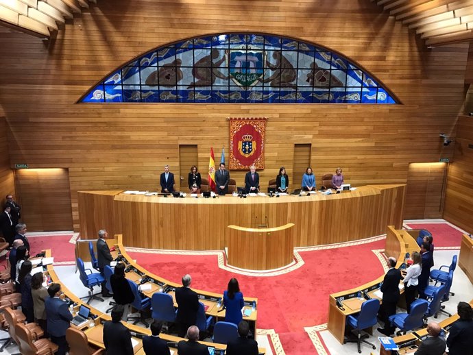 Minuto de silencio en el Parlamento de Galicia por los fallecidos en Mallorca
