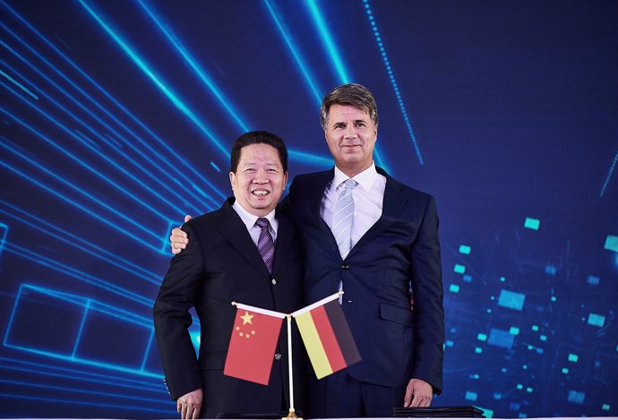 Firma de la ampliación del contrato de la 'joint venture' BBA de BMW en china 