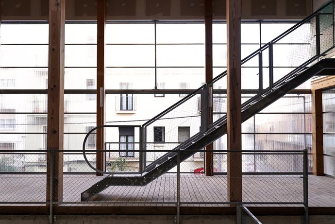 Edificio de covivienda de La Borda en la calle Constitució