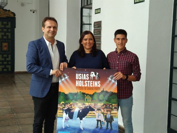 Carrillo, entre Torres (izda.) y Madueño, presenta 'Usías Holsteins'