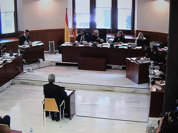 Narcís Serra en la seva declaració a l'Audiència                             