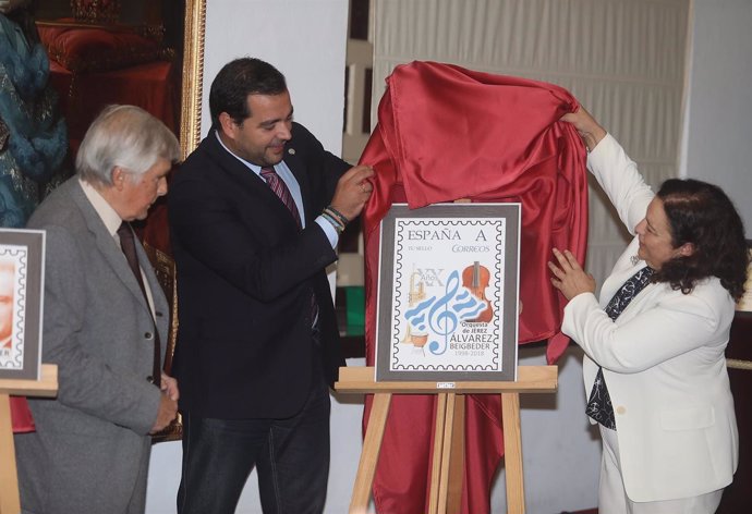 Presentación de sellos en memoria de Germán Álvarez Beigbeder