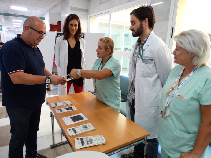Málaga mesa informativa salud visual ceguera información profesionales ciudadano