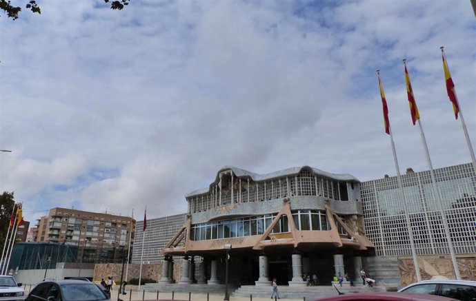 Banderas en la Asamblea Regional