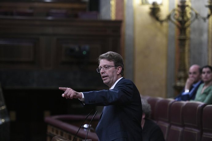 Pleno en el Congreso de los Diputados sobre los objetivos de déficit y el techo 