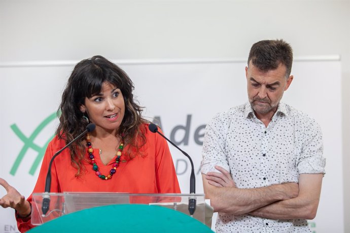 Teresa Rodríguez y Antonio Maíllo, en rueda de prensa