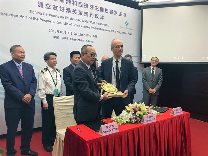 Dong Yanze (Puerto de Shenzhen) y Jordi Torrent (Puerto de Barcelona)