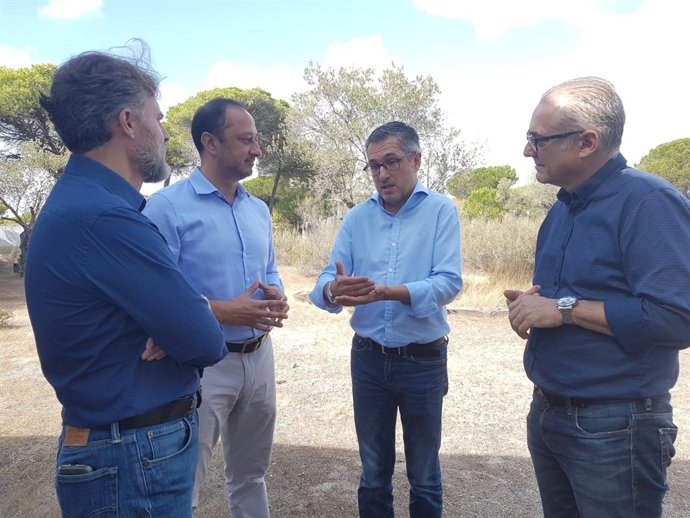 El secretario de Estado de Medio Ambiente, Hugo Morán, en Doñana.