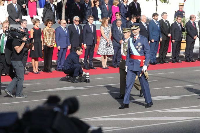 Los Reyes junto a Rajoy en el desfile del día de la Hispanidad, el 12 de octubre