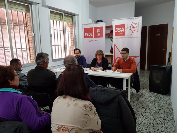 Acto del PSOE sobre empleo joven con Raúl Ruiz, secretario del PSOE de Lanjarón 