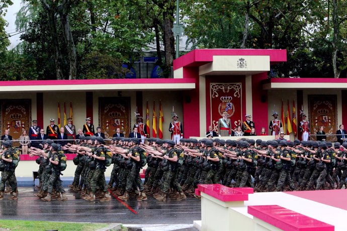 Desfile militar del 12 de Octubre, Día de la Fiesta Nacional
