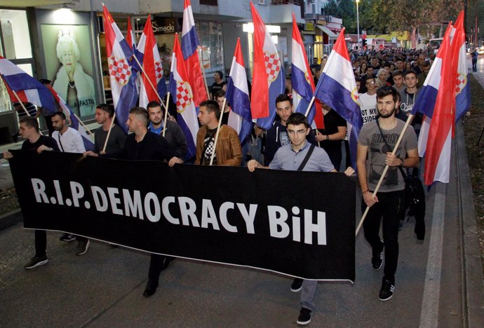 Manifestación en Mostar contra el político croata moderado Zeljko Komsic