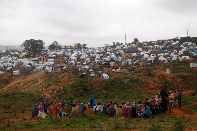 Solicitantes de asilo de Etiopía en un campamento de refugiados en Kenia