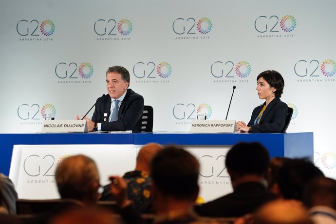 Nicolás Dujovne y Verónica Rappoport en la rueda de prensa del G20