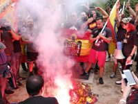 Unos 150 ultras se manifiestan en Barcelona por la unidad de España y contra el soberanismo