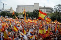 La marcha en Barcelona en el Día de la Hispanidad, en imágenes