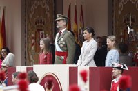 La Princesa Leonor ejerce de heredera situada a la derecha del Rey por primera vez en el desfile del 12 de octubre