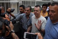 El pastor Andrew Brunson pone rumbo a EEUU nada más ser liberado en Turquía