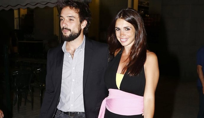 ELENA FURIASE Y GONZALO SIERRA