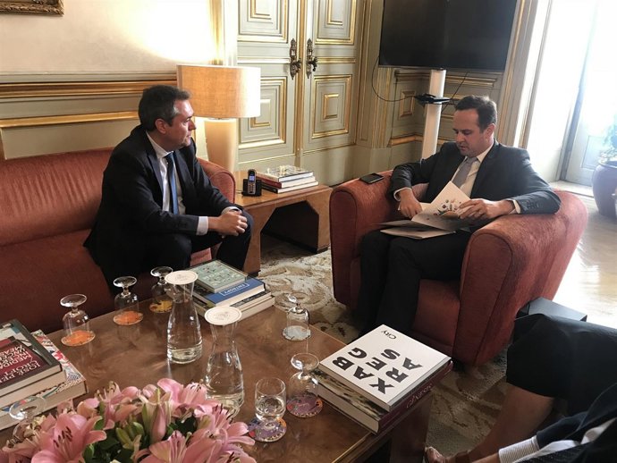 Reunión de los alcaldes de Sevilla, Juan Espadas, y Lisboa, Fernando Medina