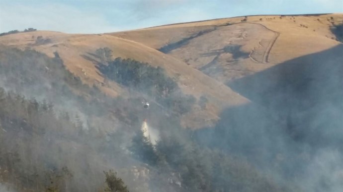 Incendio forestal en Cantabria