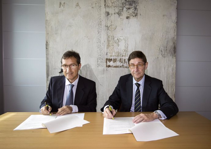 Firma del convenio entre Bankia y Fundación Sa Nostra