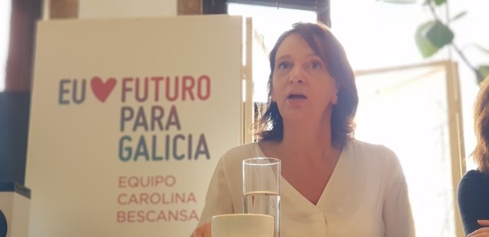 Carolina Bescansa en Betanzos en su campaña para liderar Podemos Galicia