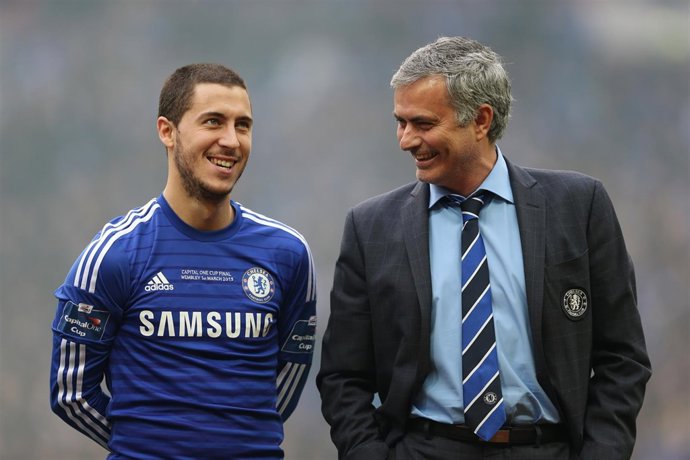 José Mourinho y Eden Hazard.  Chelsea