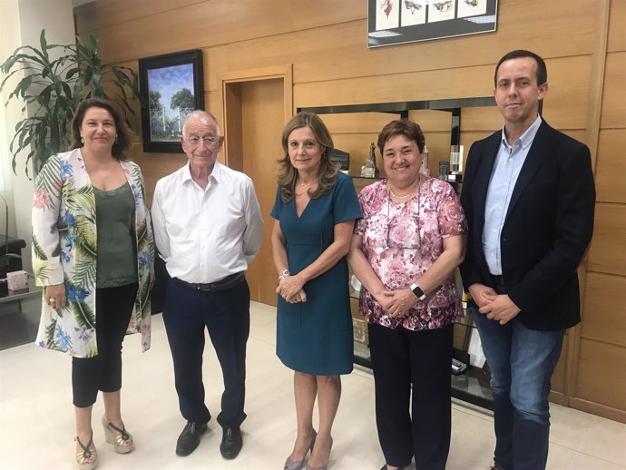 Reunión de la consejera de Salud y el alcalde de Roquetas de Mar
