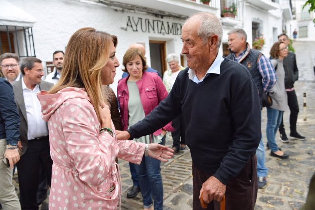 Susana Díaz en su visita por la Alpujarra