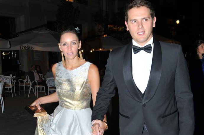Albert Rivera y Beatriz Tajuelo vestidos de gala en jamón joselito