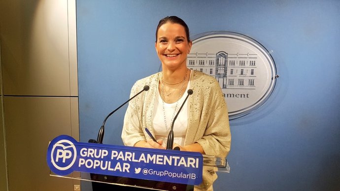 La portavoz del PP, Margalida Prohens, en rueda de prensa