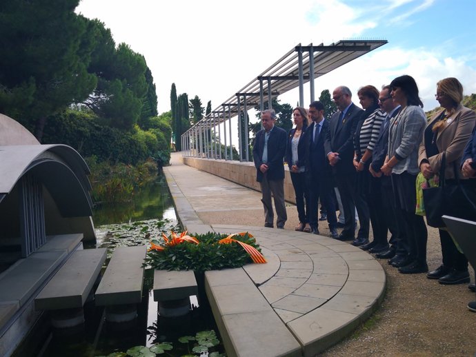 Ofrena floral de JxCat a la tomba de Ll.Companys.