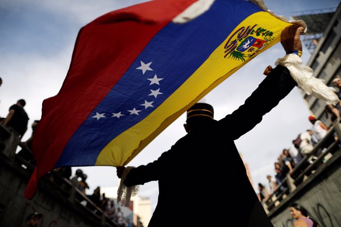 Manifestación en homenaje a las víctimas de la ola de violencia en Venezuela
