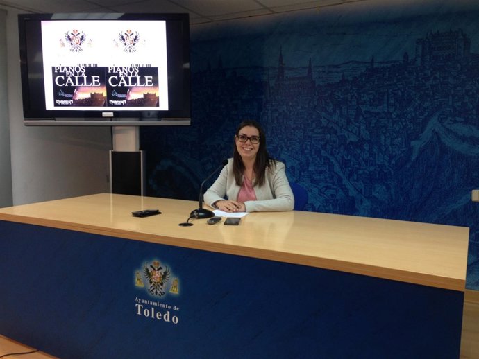 La concejal de Cultura, Nuria Cogolludo, ha presentado 'Pianos en la calle'