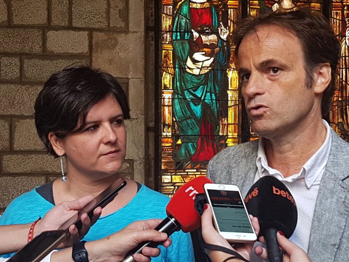 El teniente de alcalde de Barcelona Jaume Asens y la concejal Gala Pin