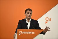 Rivera espera que Ciudadanos "lidere el cambio" al que el PP "ha renunciado" acumulando 40 años de "trofeos de derrota"