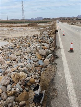 Imagen de la carretera que estaba afectada por las lluvias torrenciales.
