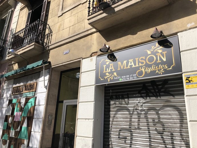 Edifici de l'incendi en el número 209 del carrer Aragó de Barcelona 