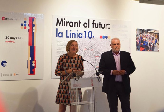 Salvador presenta la exposición de los 30 años del metro en Colón