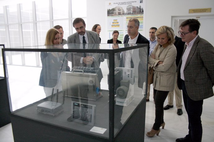 Inauguración de la exposición en la Escuela Politécnica Superior de Linares.